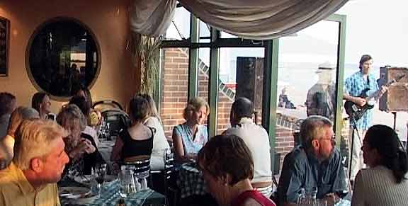 pebbles_wine-bar_06.jpg